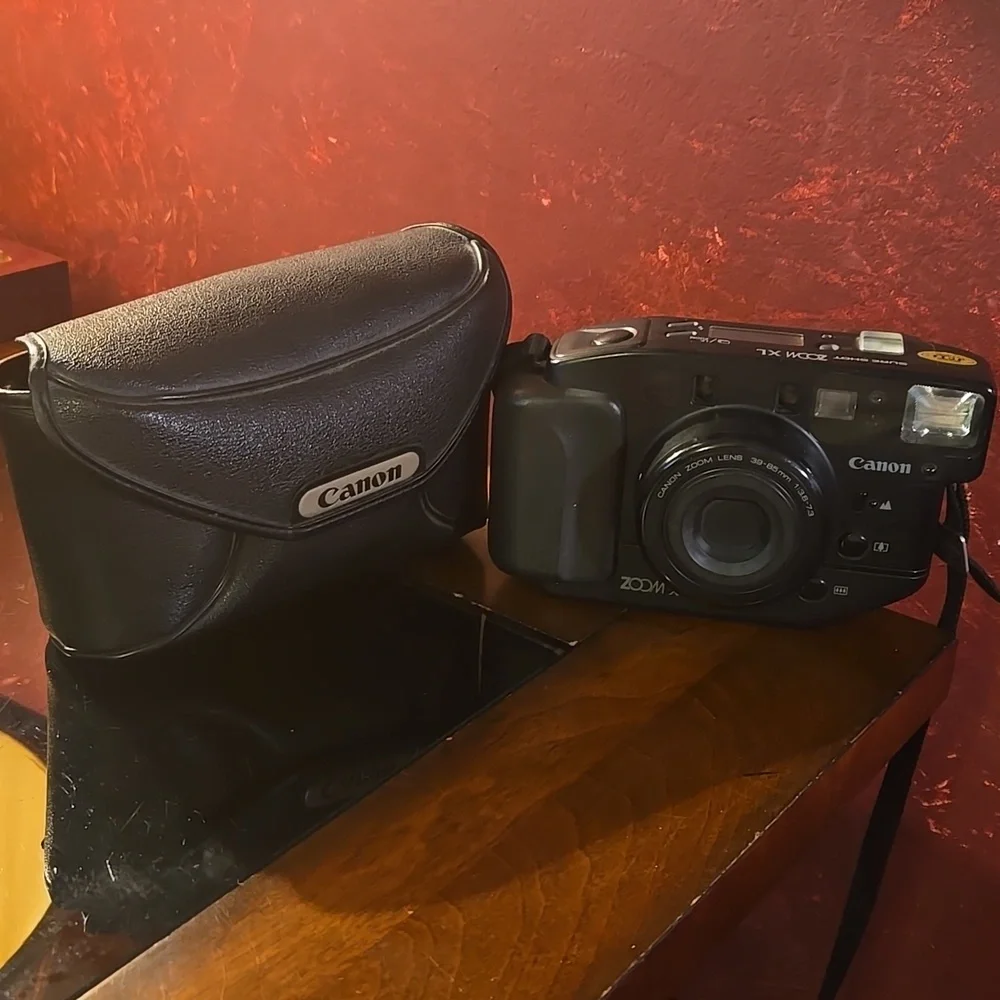 Canon Autoboy Zoom Super Point & Shoot 35mm Film Camera w/Case - Not Tested